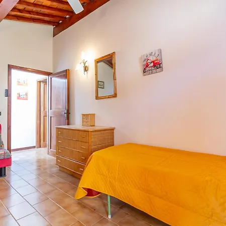 Villino Tre Pini Con Piscina Privata A Firenze By Tuscanywego فيلة